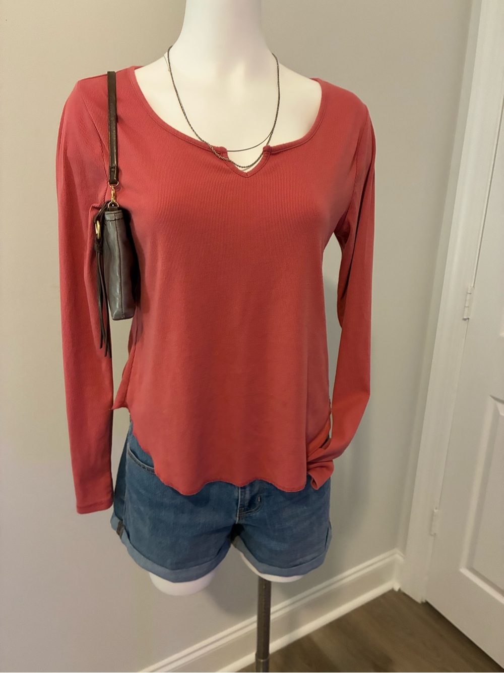 Old Navy Brick Red Long Sleeve V-Notch Tee